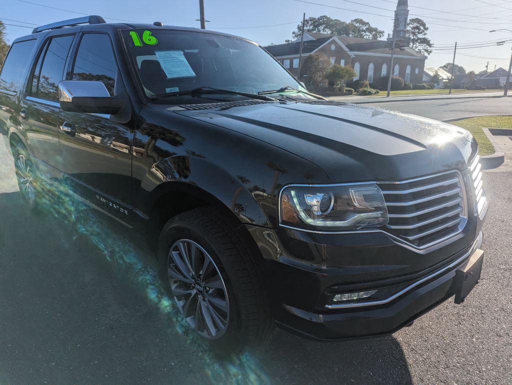 2016 Lincoln Navigator - $14,995